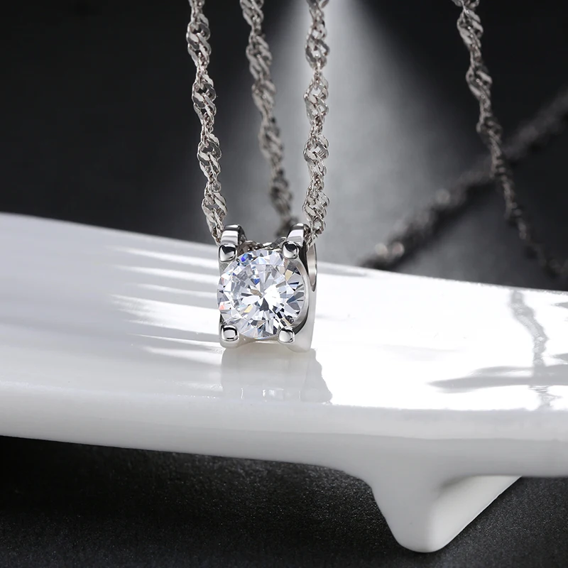 

2019 ORSA JEWELS Female Necklace Pendant with Brilliant Heart Clear CZ Popular Zircon Pendant Necklaces for Women DON05