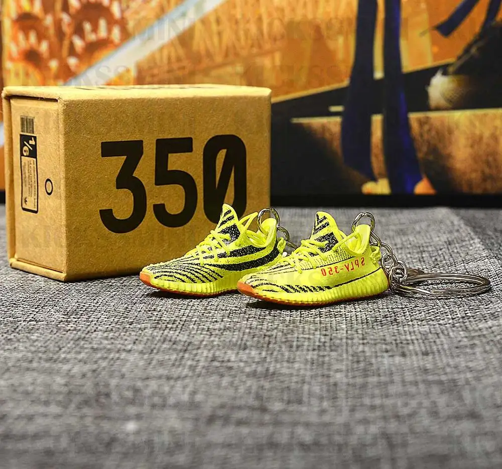 

dropshipping 350 yellow forzen sneaker keychains 1/6 SCALE 3D Mini Shoe Sneaker JORDAN keychain doll accessory