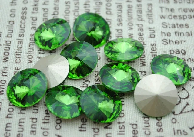 

100pcs/lot Peridot Color 8mm,10mm,12mm,14mm,16mm,18mm,20mm Chinese Top Quality Round Fancy Stone Rivoli glass beads