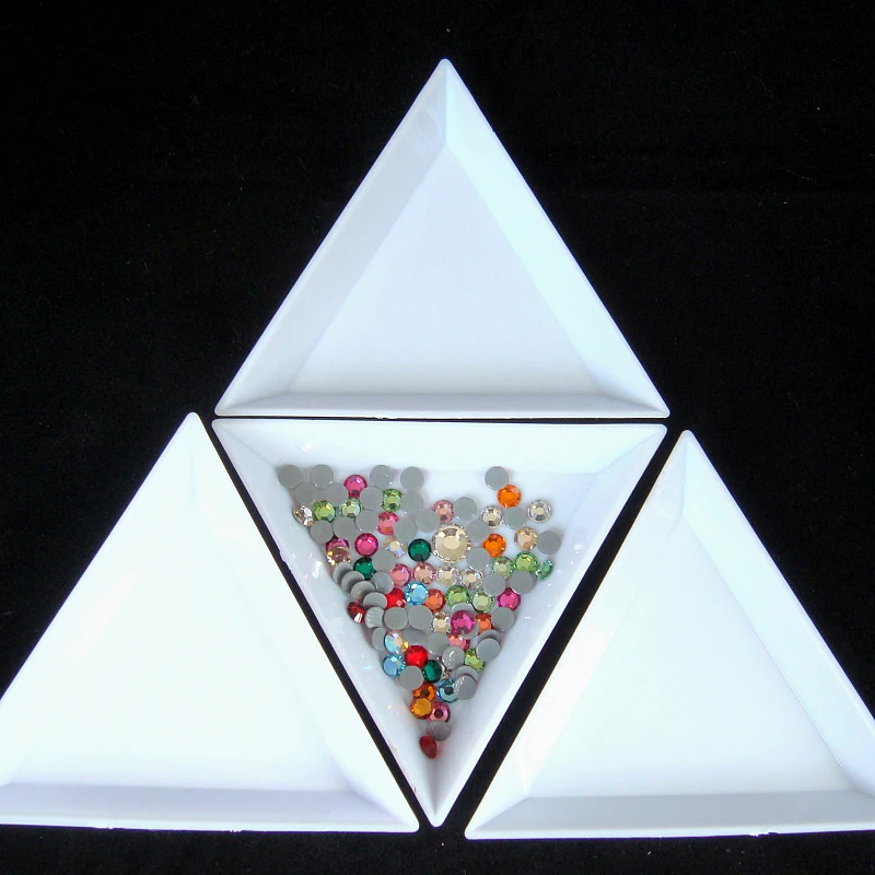 

10 Pcs/lot White DIY Tool Rhinestone Diamond Box Round/Triangular Plastic Tray/ Plate For Nail Art DIY Decoration B3490