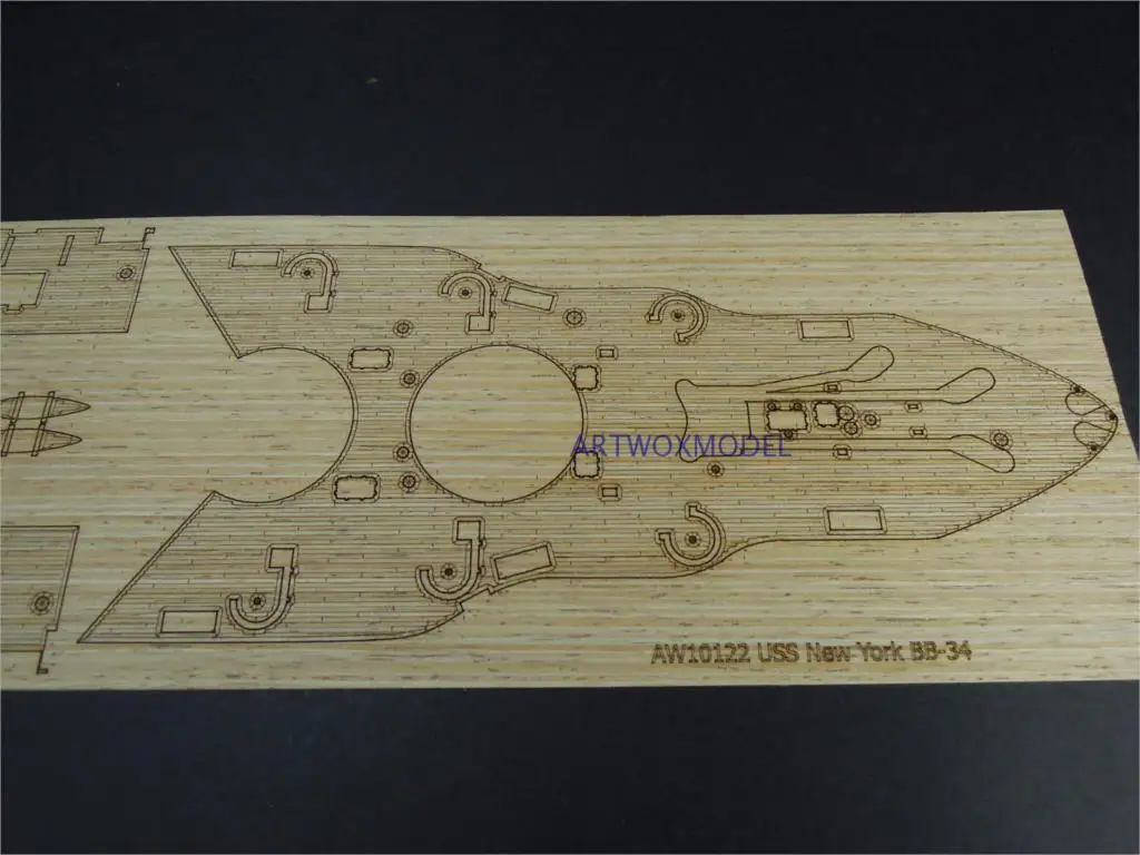 Трубач модель 05339 Американский Нью-Йорк BB-34 ARTWOX синий деревянной палубе AW10122A