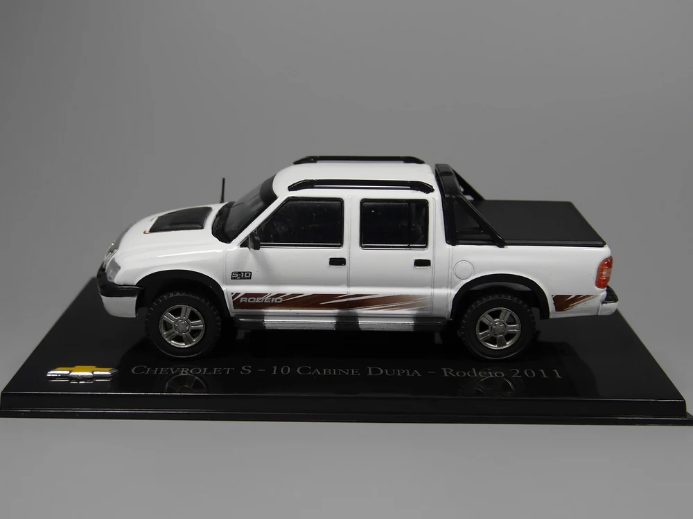 Авто ИНН-ixo 1:43 Chevrolet S-10 Cabine Dupia Rodeio 2011 литая модель автомобиля