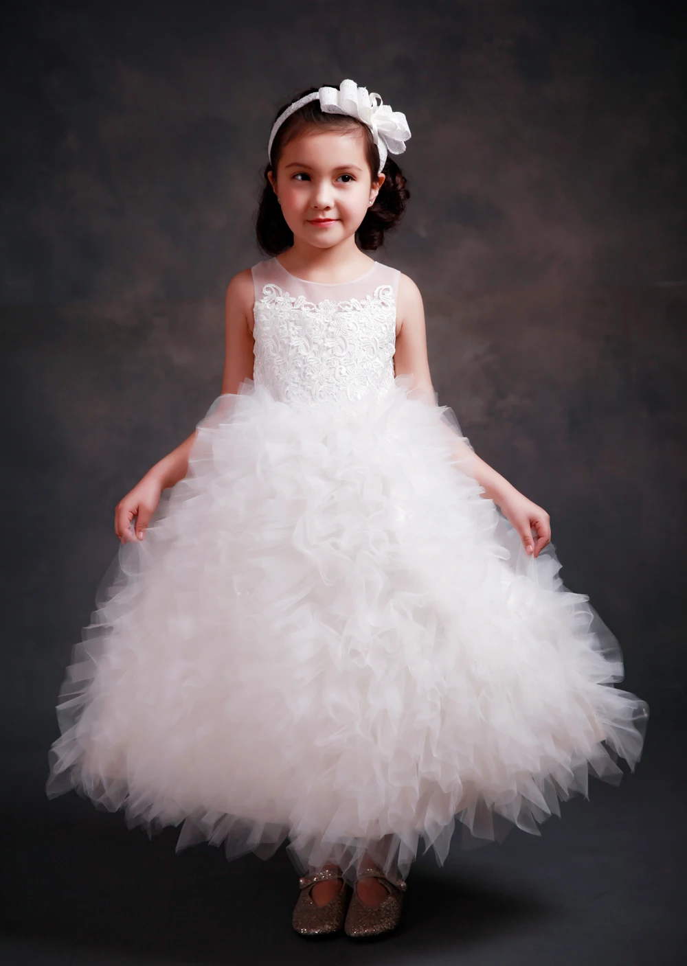 

Puffy Girls Princess Pageant Dress Tulle Ruffles Tiered Evening Party Kids Ball Gowns Crystal Bow First Communion Dress