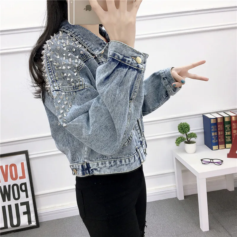 Retro Women's Denim Jacket With Rivet 2019 Spring Streetwear Long Sleeve Pockets Ladies Jean Jackets Loose Short Outwear Femme