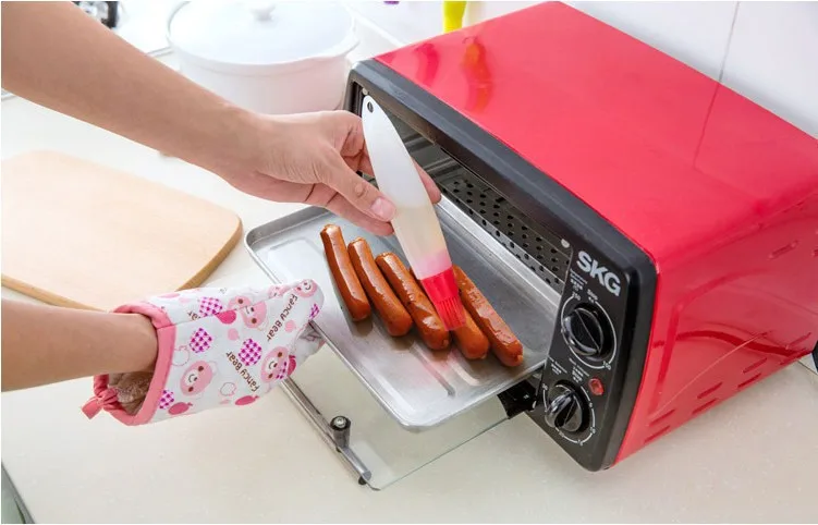 1PC Silicone Baking Brushs Liquid Oil Pen Cake Butter Bread Pastry Brush Baking Tool BBQ Utensil Safety Basting Brush LB 019