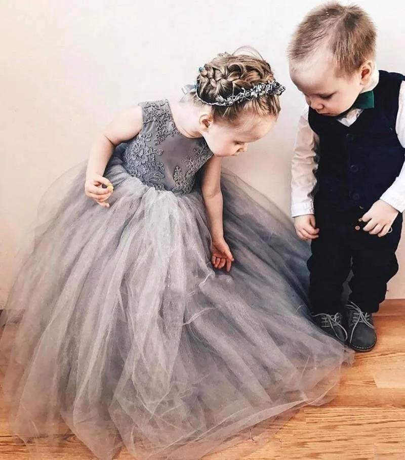 76 (2)Vintage Lace Ball Gown Flower Girl Dresses For Weddings 2018 Grey Tulle Bow Floor Length Kids Pageant Gowns Communion Dress