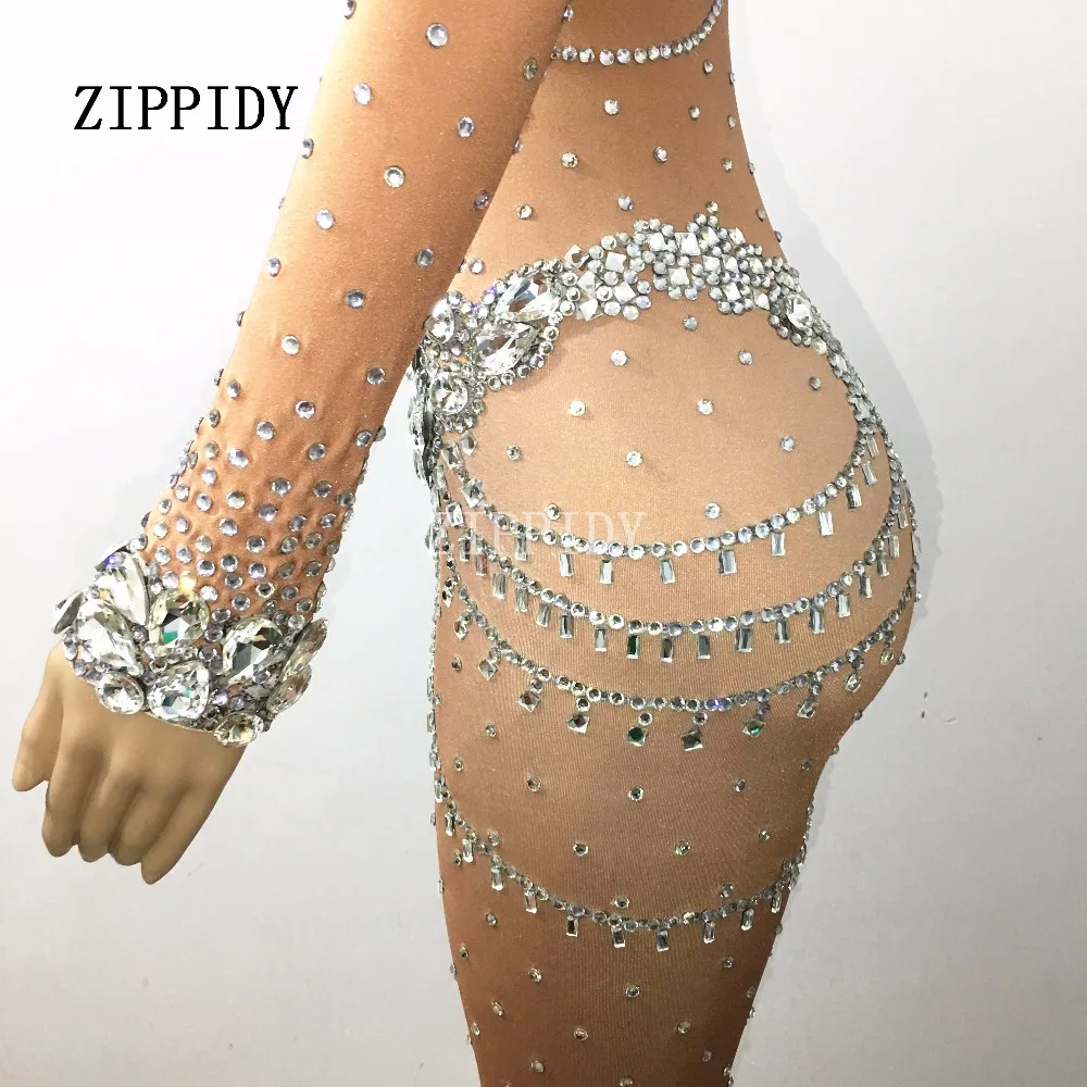 Рисунок 5 - Модный Блестящий Комбинезон с кристаллами