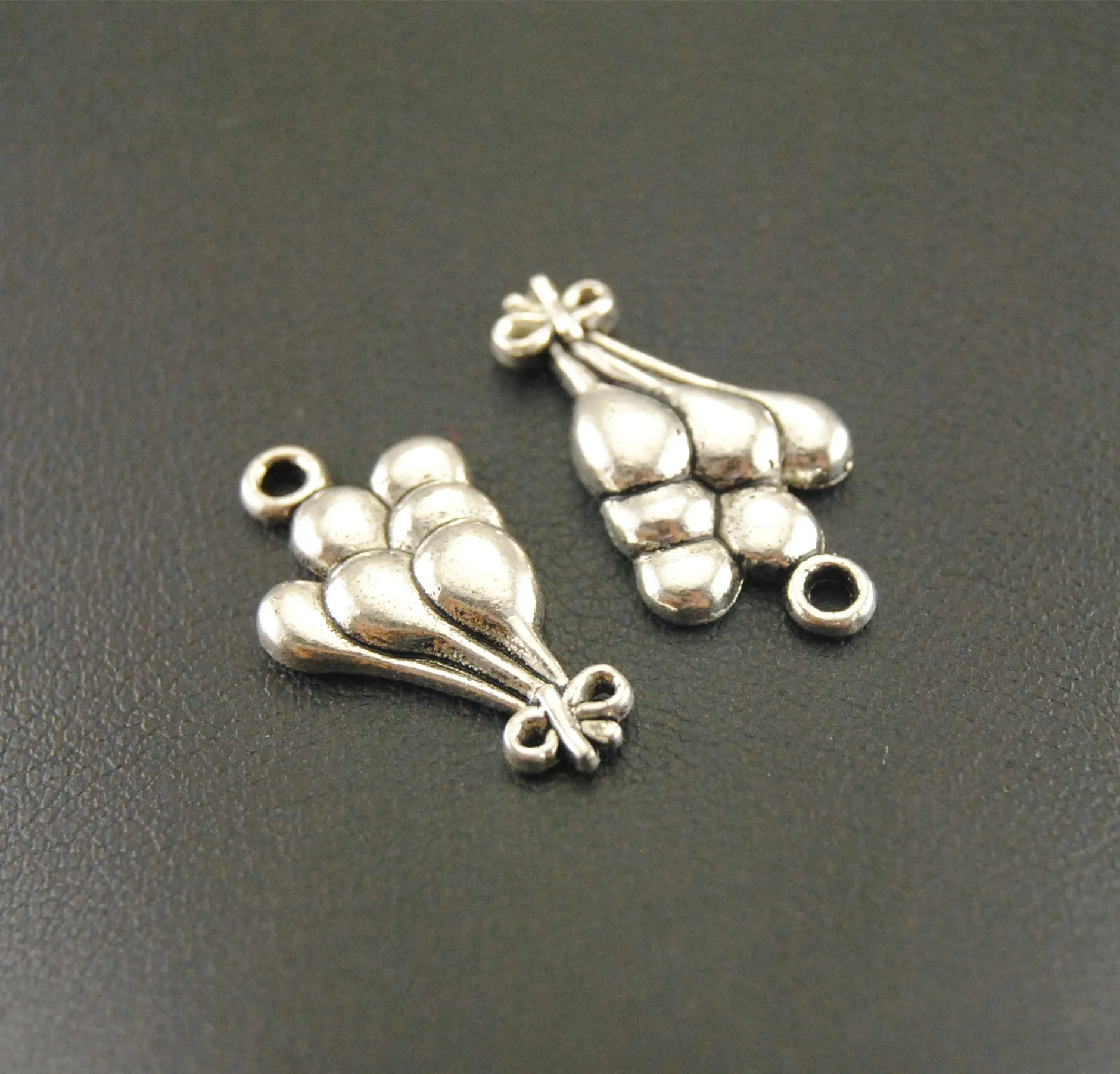 

30pcs 13x23mm Zinc Alloy Pendant Jewelry Findings Silver Color Color Metal Balloon Charm Pendant A335 SALE