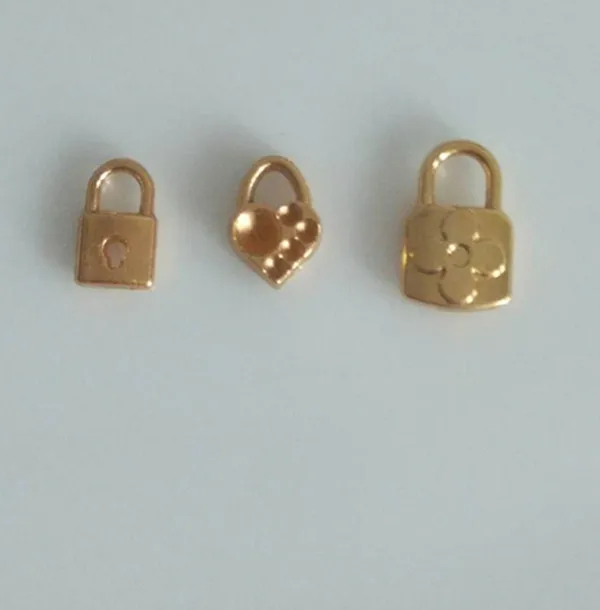 lock for doll 