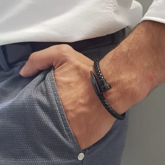 

2018 New Fashion Men Bracelets Bangles Pulseiras 6mm Weave Genuine leather Nail bracelet Charm cuff bracelet masculina Gift