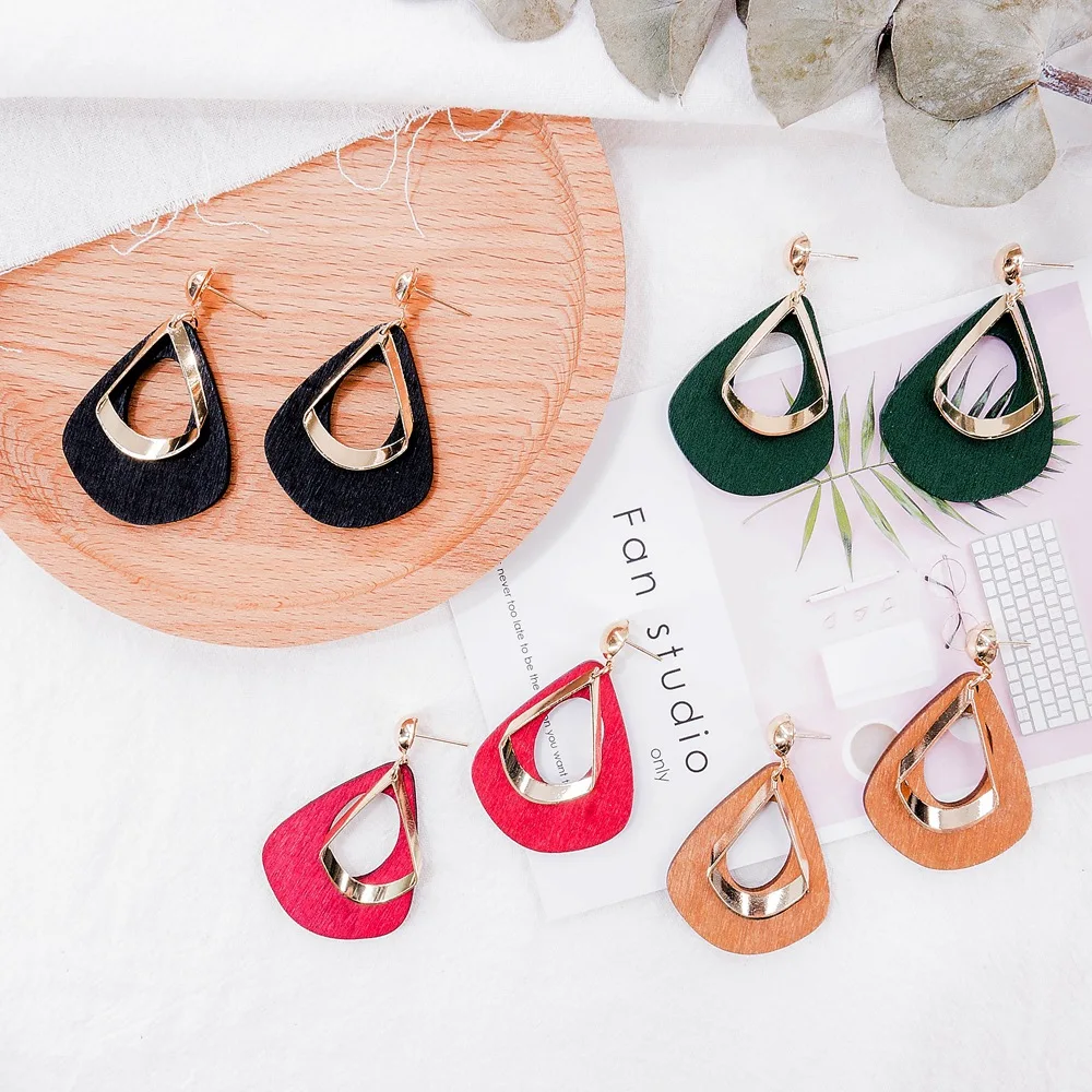 

Creative Fashion Exaggerates New Coloured Wood Earrings Lady's Aesthetic Personality Simple Geometric for the women Earrings