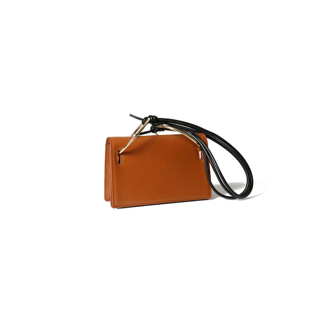 

Spring / Summer 2019 New Handbag Single Shoulder Messenger Bag Metal Ring Flap Simple Soft Solid Messenger Elegant Fashion