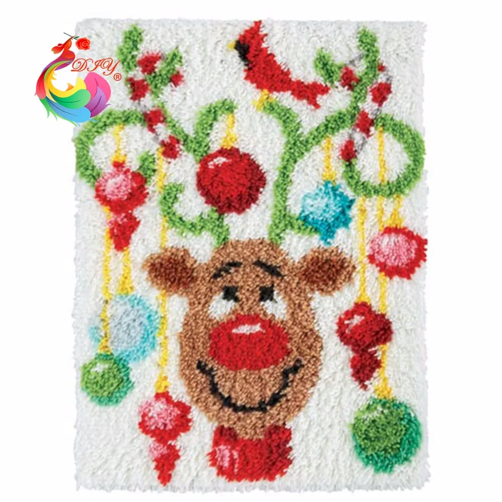New Year Decoration Crochet Hooks Clover Tool Kit In A Suitcase