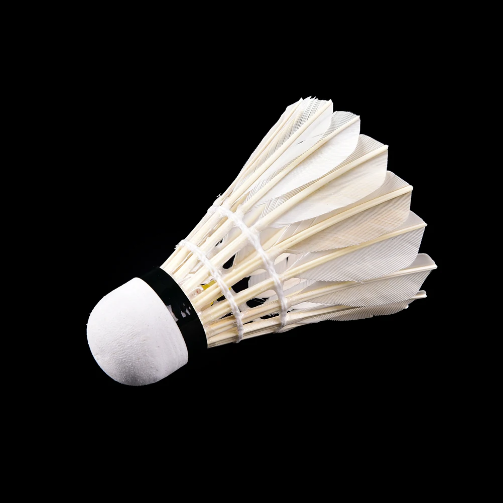4 قطع led الريشة الريشة كرة الريشة الوهج في ليلة والترفيه الرياضة outdoor الإضاءة كرات الاكسسوارات الملونة