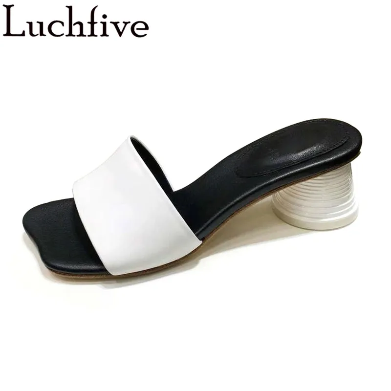 

Luchfive Special Heel Genuine Leather Slippers Women Black Slippers Runway Design Wide Strap Fashion Outdoor Slippers Woman