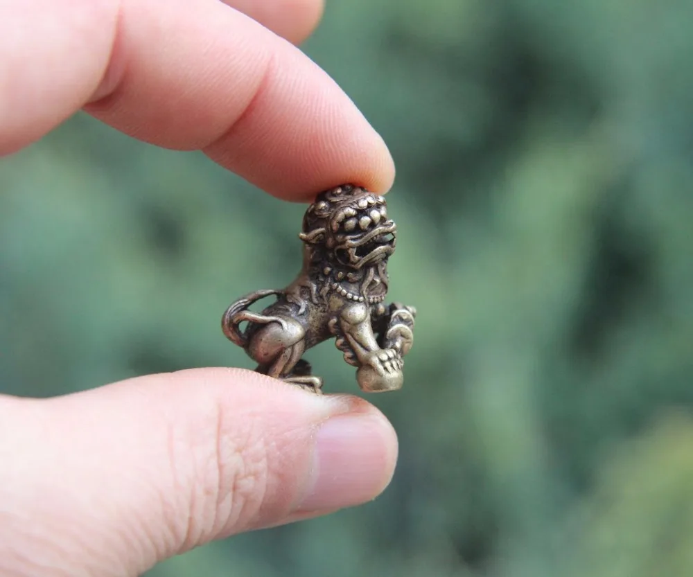 

2.5 CM Chinese Pure Bronze Foo Dog Lion Play ball Beast Animal Amulet Sculpture