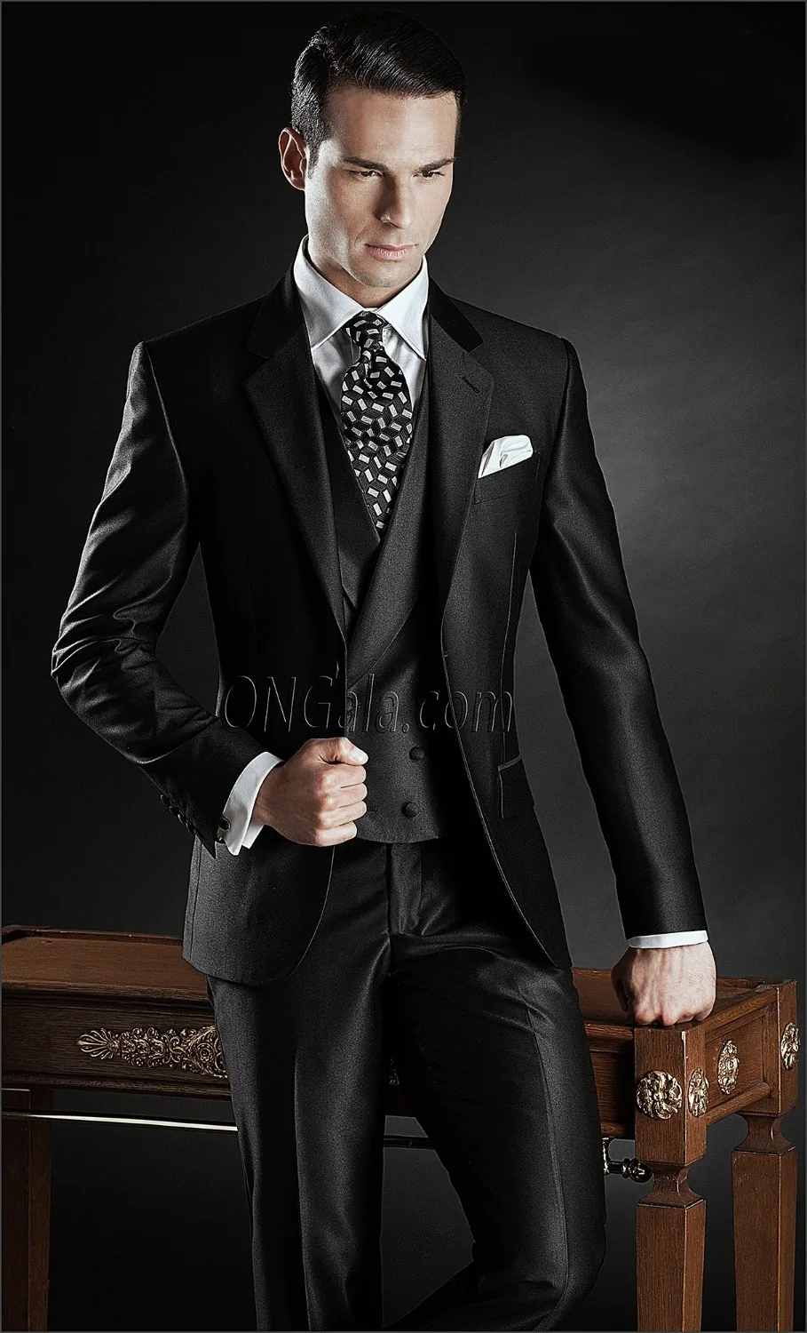 

Slim Fit Groom Tuxedo Groomsmen Shiny Black WeddingDinnerEvening Suits Best Man Bridegroom (Jacket+Pants+Tie+Vest)