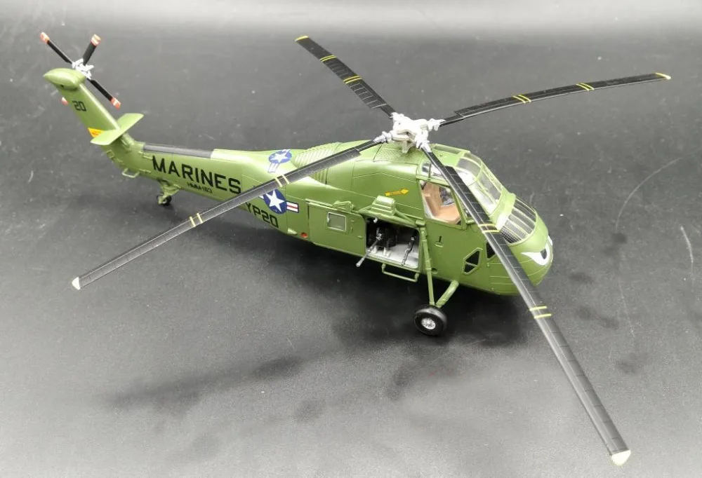 172 United States UH34 armed transport helicopters Model plane trumpeter 37010 Collection