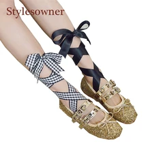 Stylesowner/Модные балетки на плоской подошве; сезон весна-лето; цвет золотой, серебряный, черный; Блестящие Блестки; Бандаж с бантом; пряжка на ремешке; Sapato