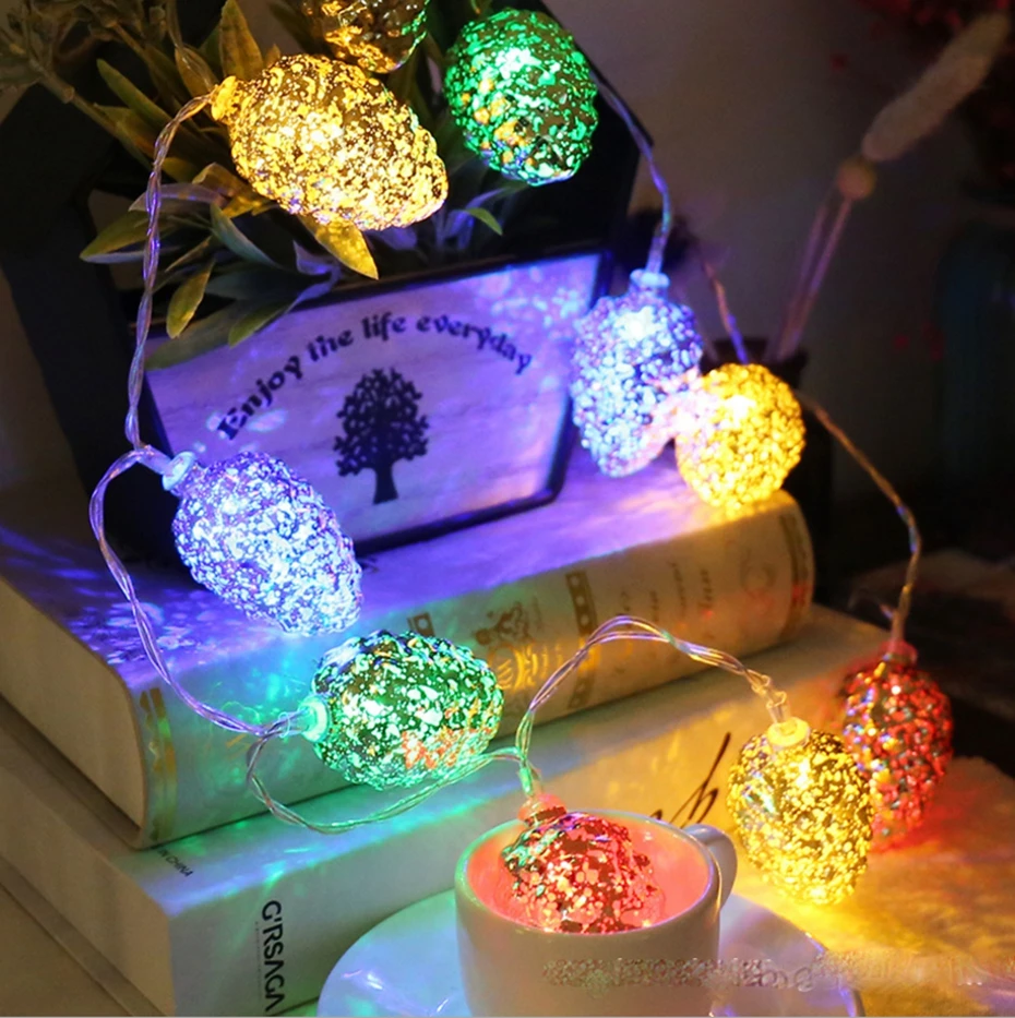 Pine Cone Christmas Light