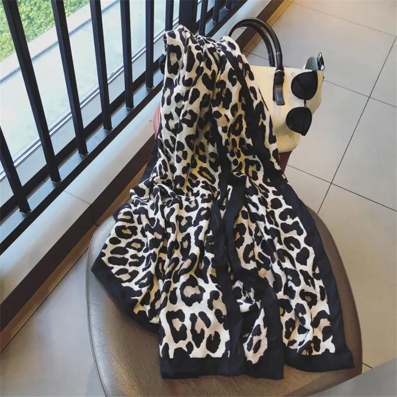 

New Arrival Women Brand Fashion Sexy Leopard Dot Viscose Shawl Scarf Autumn Winter Print Wrap Pashminas Sjaal Muslim Hijab Snood