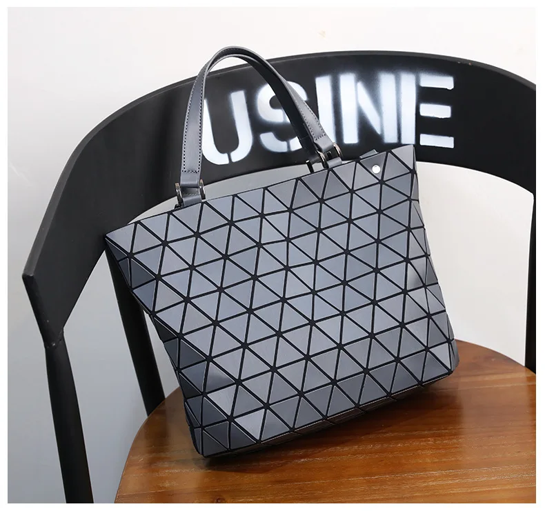 ZYJ Women Sequins Luminous Plaid Shoulder Bags Girls Handbags Casual Deformable Lattice Laser Crossbody Make Up Evening Tote Bag (19)