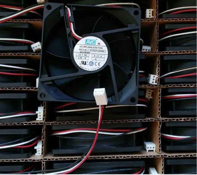 

Original AVC DF0802512SEMN 8025 8cm 12V 0.13A 3-line mute computer case cooling fan