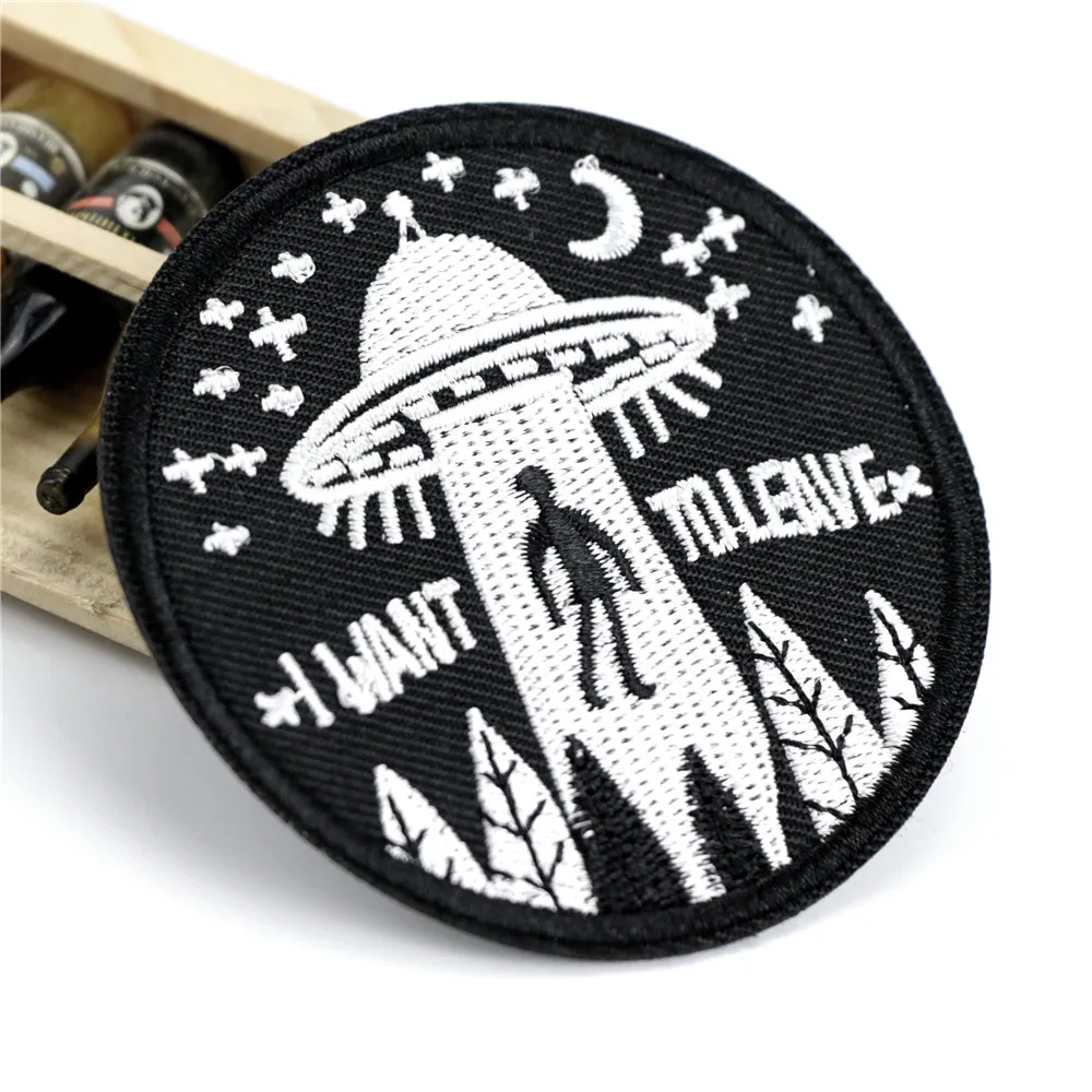 

I WANT TO LEAVE (Size:7.5cm) UFO Alien Badges Patch Embroidered Applique Sewing Label Patches Clothes Stickers Apparel Ornament