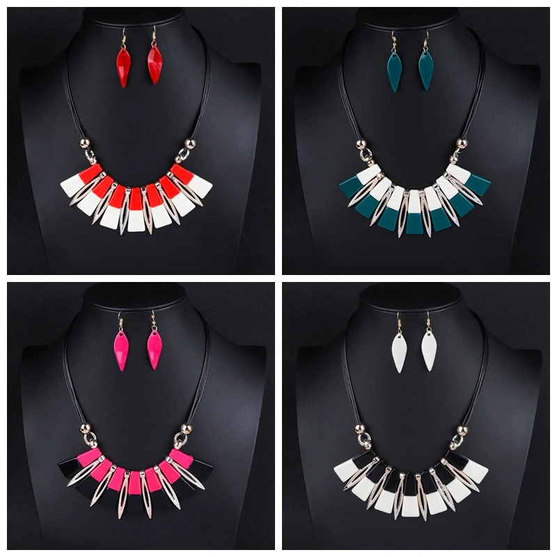 

Exaggerated Adjustable Acrylic Necklace Earrings Jewelry Set For Women Geometric Square Pendant Black Leather Rope Choker