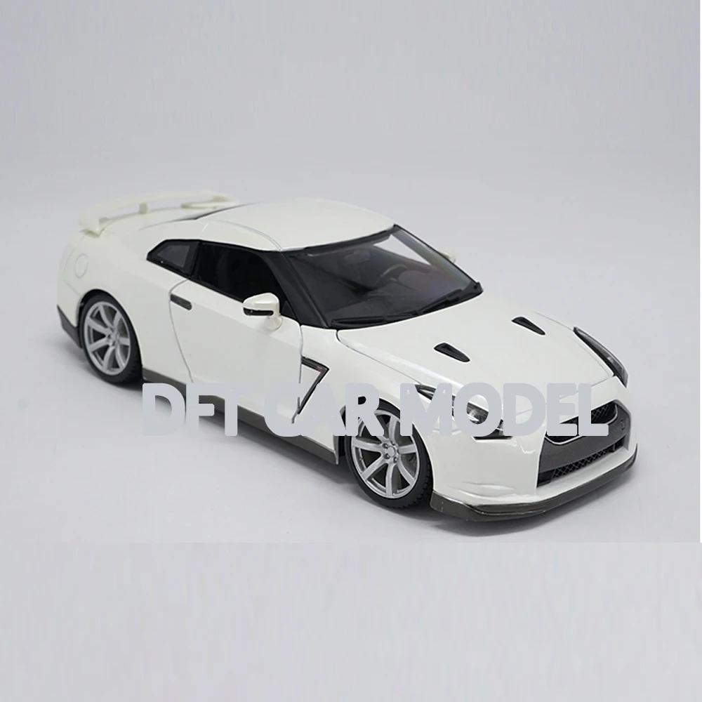 1:18 GTR R35 автомобиль модель детской машинки авторизованный детские игрушки