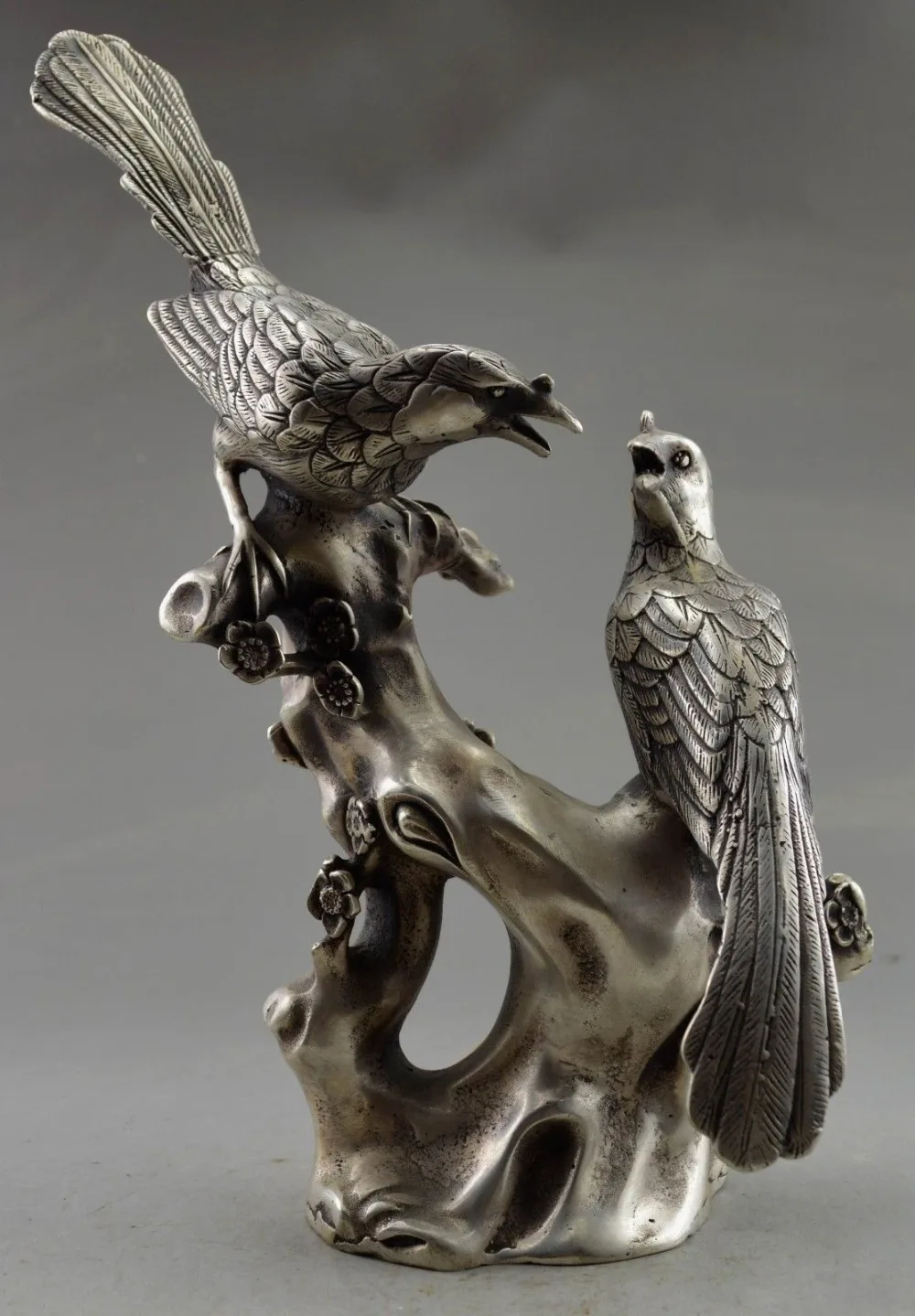 

zhaorui488560++Collectible Decorated Old Handwork Tibet Silver Carve Pair Magpie On Tree Statue