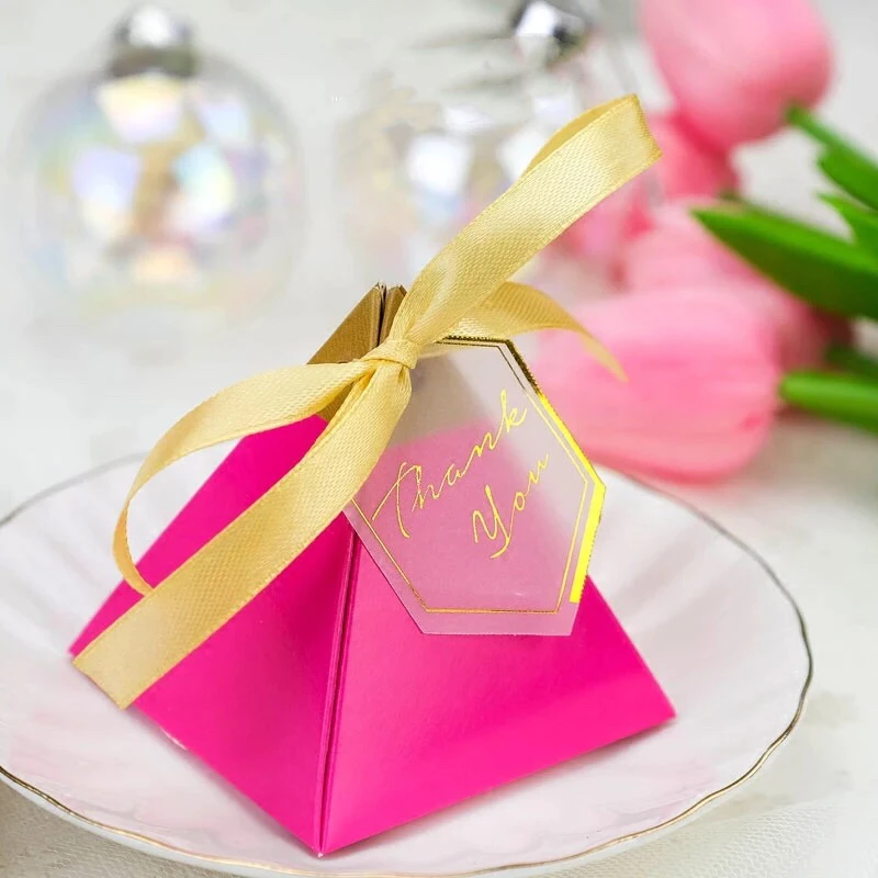 

100pcs Triangular Pyramid Solid rose red Candy Boxes gold ribbon Bomboniere Wedding Favors Party Chocolate giveaways Gift Box