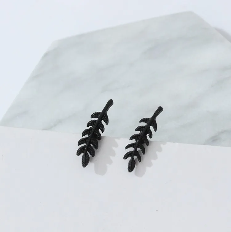 

2018 New Stud Earrings For Women Beautiful Leaves Earrings Or Similar Feather Earrings Gold/silver/black Color Freeshipping
