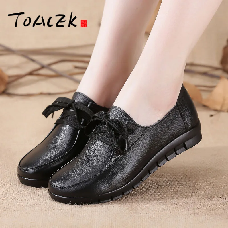 

Autumn winter mother shoes flat with soft sole women's leather casual shoes antiskid comfortable women's shoes