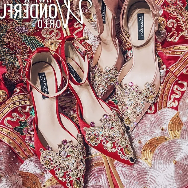 

Wedding shoes 2018 new crystal shoes show Wo red pointed high heel bridal shoes