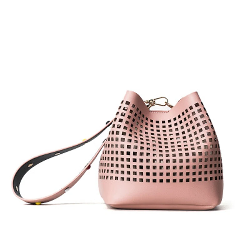 

DAUNAVIA 2017 summer fashion design hollow women buckets bags beautifully decorated shoulder strap Mini Women Messenger Bags