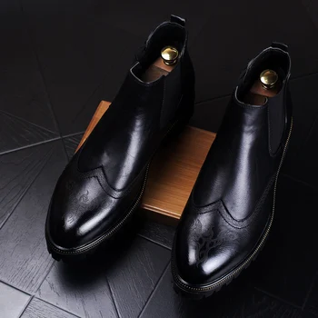 

New Floral Leisure Round head flat Men shoes spring Men Comfort slip on denim casual shoes flats Chinese style carved shoes