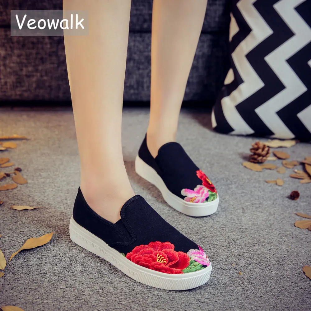 Veowalk/женская Повседневная парусиновая обувь на плоской платформе с цветочной вышивкой; лоферы с низким верхом; модная женская обувь без шнуровки; zapatos mujer