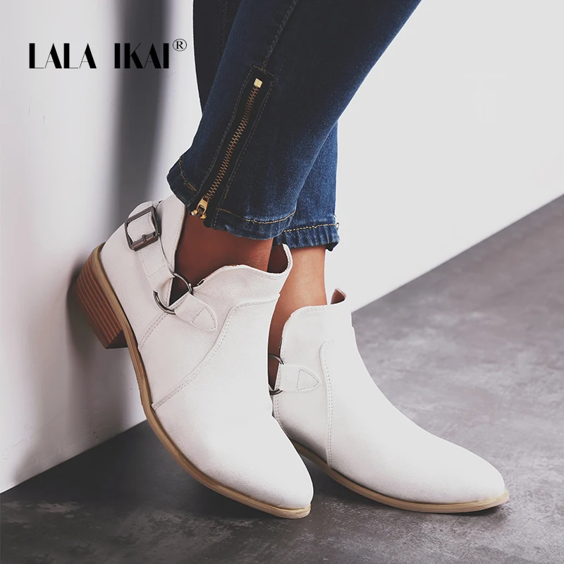 

LALA IKAI Women PU Leather Slip-On Shoes Metal Buckle Decoration Pointed Toe Autumn Retro Short Heeled Shoes 014C2298-4