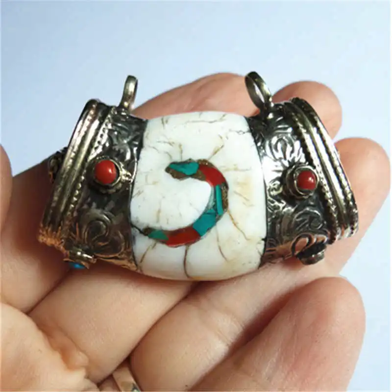 

Real Nepal Old Naga Conch Shell Big Pendant Copper Capped Tibetan Handmade Vintage Jewelry TBP601