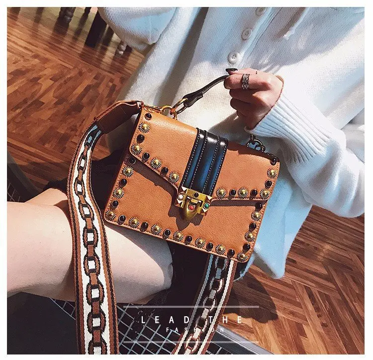 Women's Rivets Vintage Leather Crossbody Bag Small Black Brown Punk Handbag Lock Decoration Shoulder Bag Designer Cross Body Bag (11)