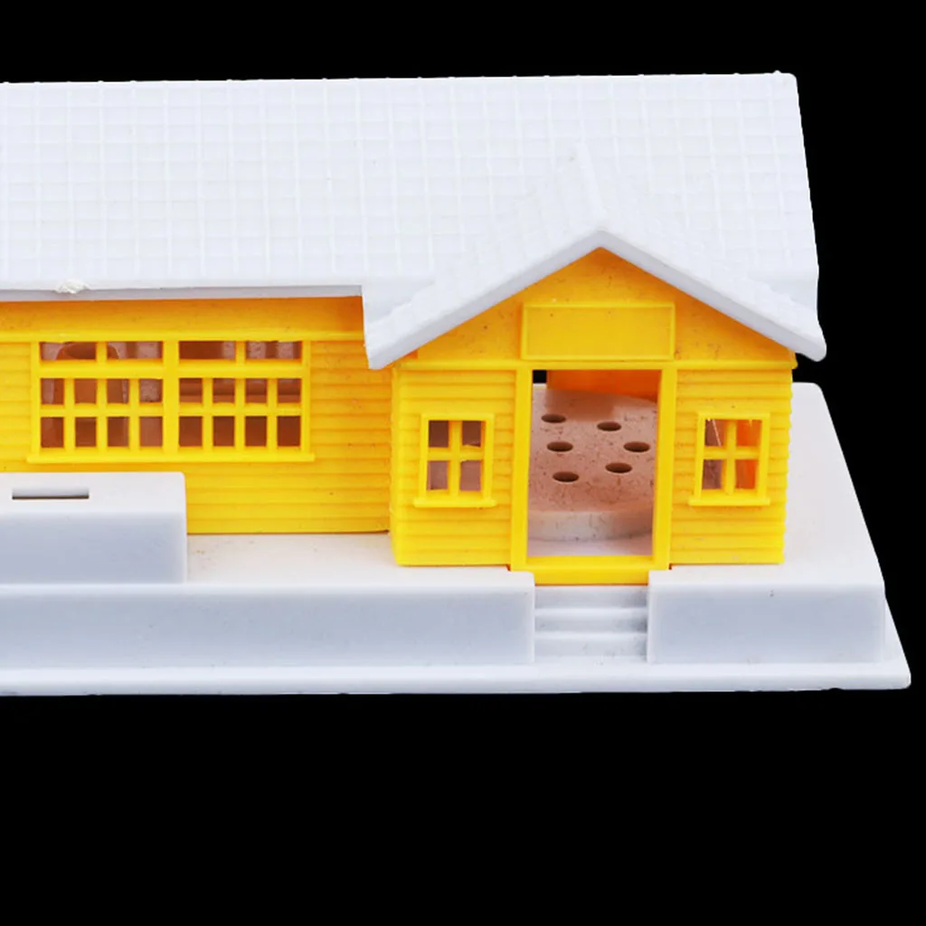 Miniature House Model Railway Diorama 1:87 Scale Train Model Building