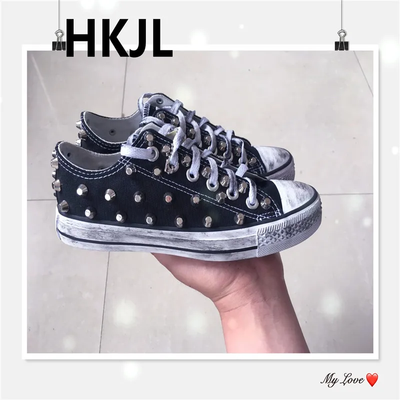 

Outdoor soft bottom breathable comfortable wear-resistant pure black bucket nails handmade old canvas shoes