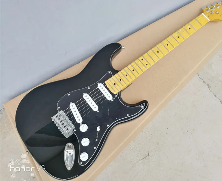 Black Body Electric Guitar whit SSS Pickups,White Pickguard,Maple Neck,Offer Customized
