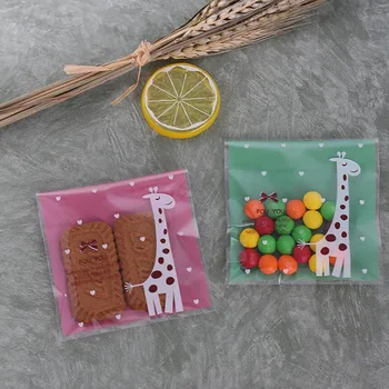 

100 Pcs Cute Giraffe Cartoon Self adhesive OPP Plastic Candy Cookie Baking Bag, Small Objects Gift Packing Bag