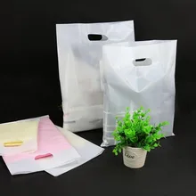 500 шт., Пользовательский логотип пластиковые пакеты с ручками пластиковые ювелирные изделия мешок для хранения подарочные сумки одежда больших размеров сумки
