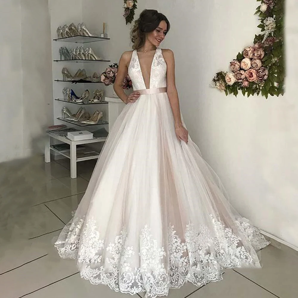 

Halter A Line Wedding Dresses V Neck Open Back Applique Floor Length Sweep Train Sleeveless Bridal Dress Vestido De Noiva