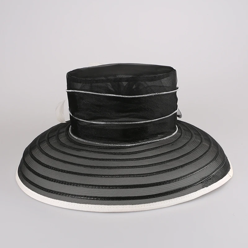 wide brim hat