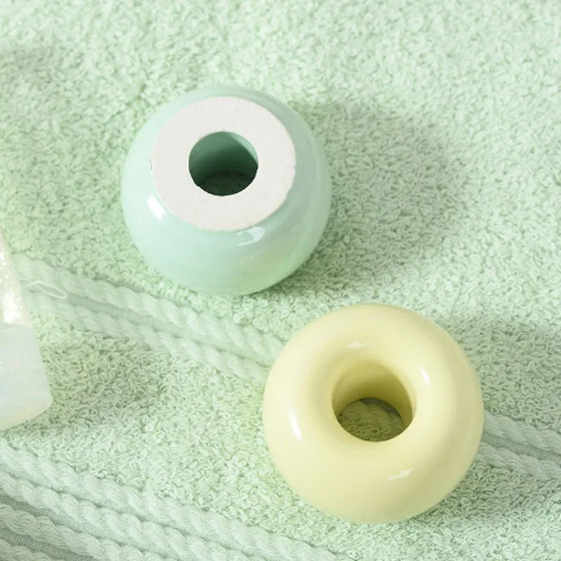 Creative-Toothbrush-Seat-Ceramic-Tooth-Holder-Fashion-Personality-Simple-Toothbrush-Holder-Couple-Toothbrush-Base-Frame-Q120-(2)