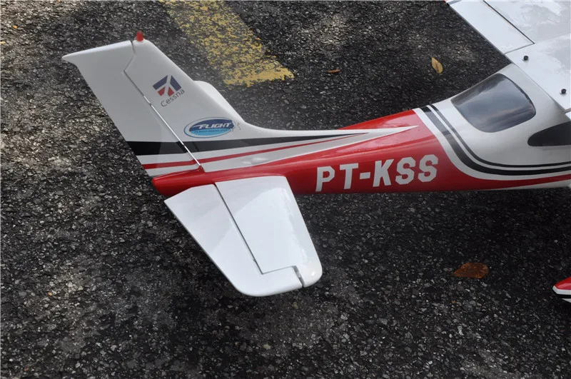 Радиоуправляемый самолет чессна 182 Red Balsa Wood с фиксированным рукавом